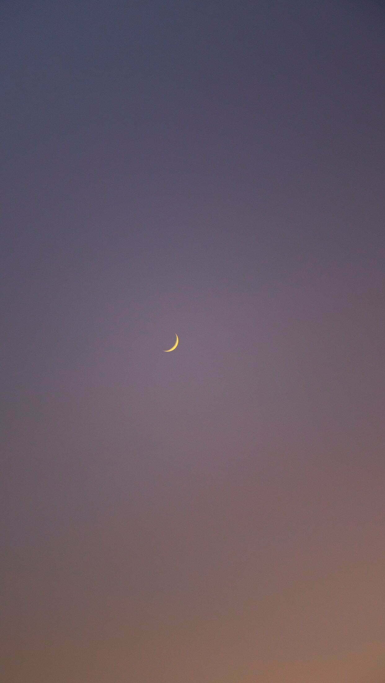 Crescent moon wallpaper phone - WallpapersUpdate