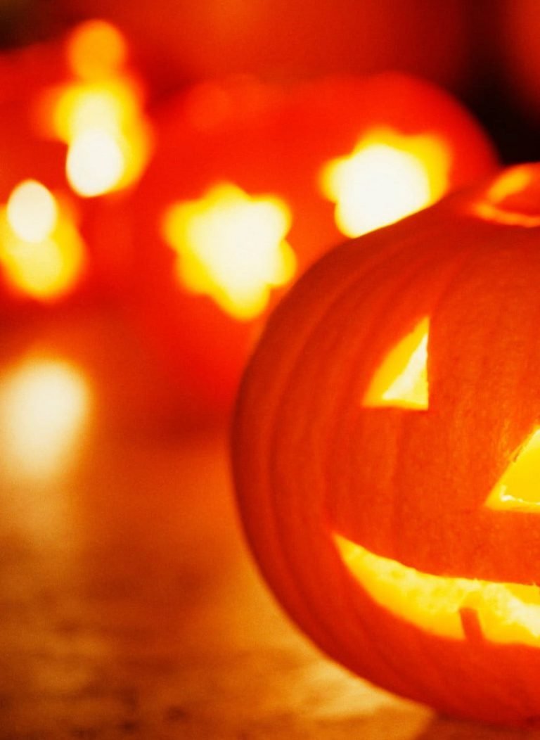 Happy Halloween Holiday Wallpaper five Jack O Lanterns 2
