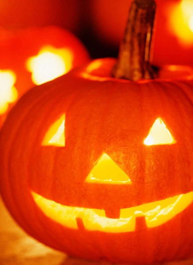Happy Halloween Holiday Wallpaper five Jack O Lanterns