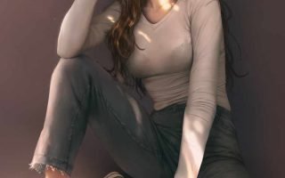 Korean Girl Posing iPhone Wallpaper