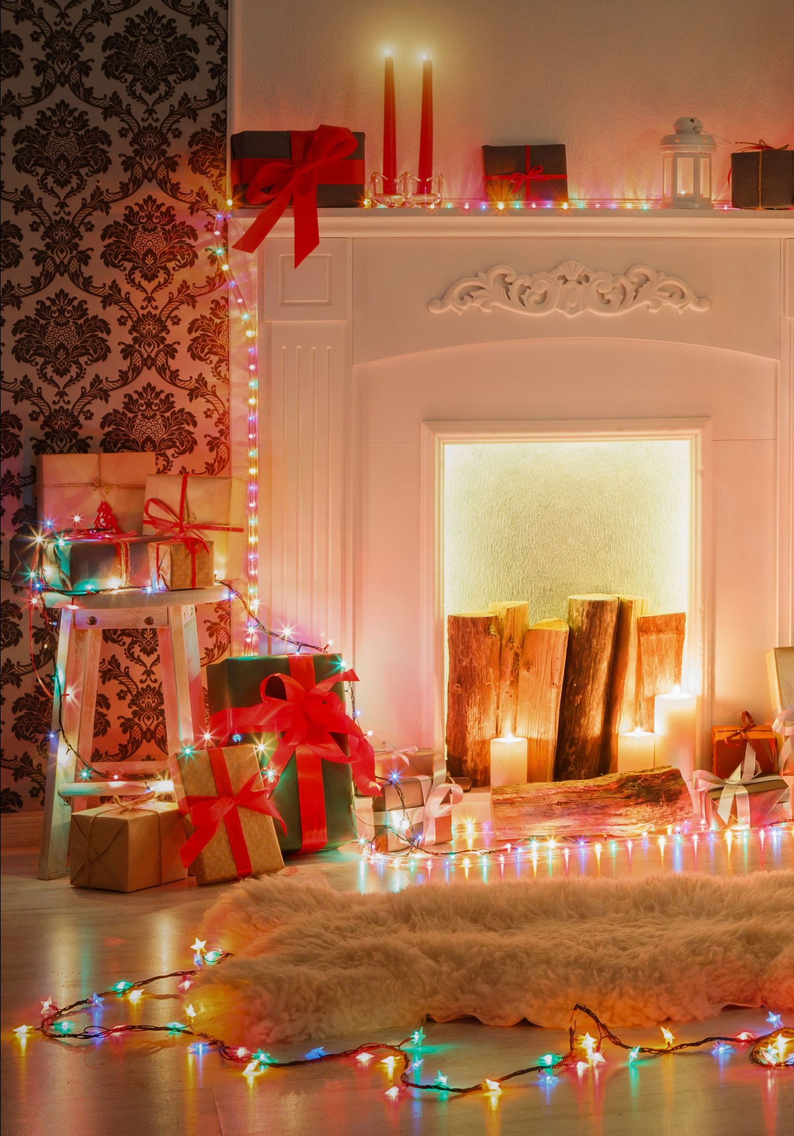 _HD wallpaper green pre-lit Christmas tree, decoration, toys, New Year, gifts-christmas cards