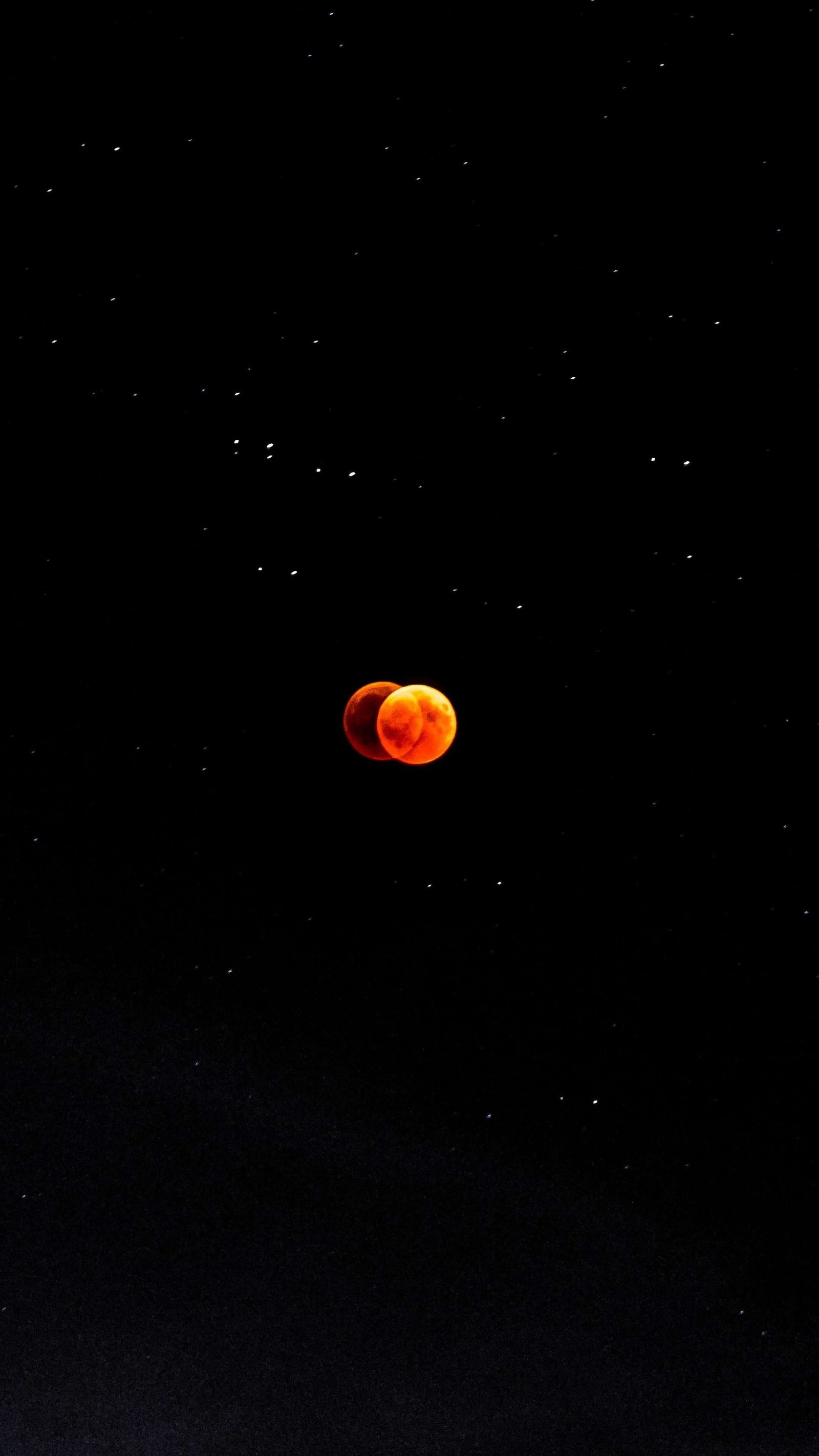 Amoled-Red-Moon-Eclipse-4K-iPhone 13 Wallpaper