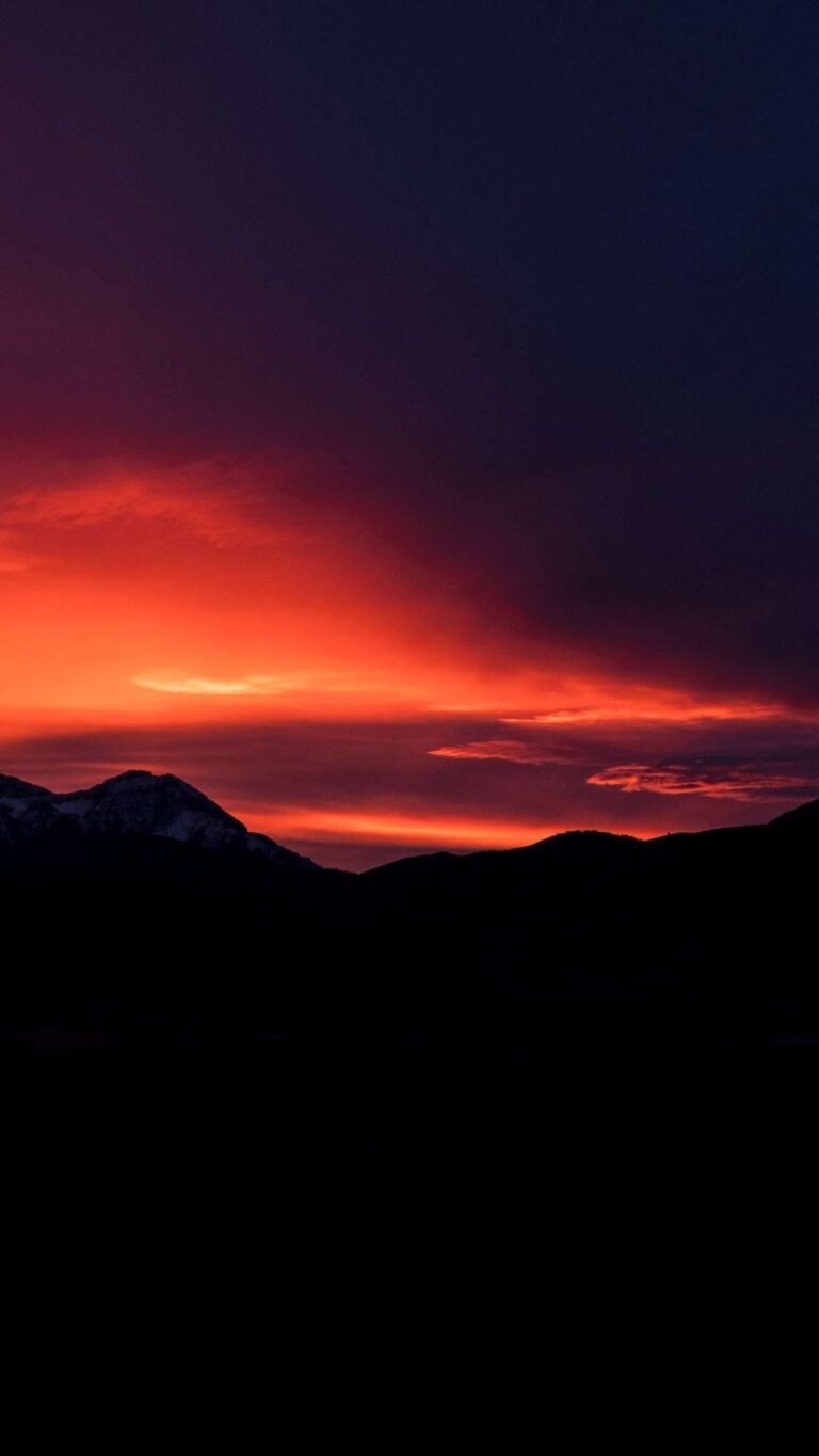 Amoled Sun Rising 4K iPhone 13 Wallpaper scaled