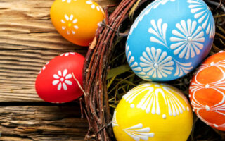 Eggs 4K Easter Wallpaper iPhone 13 pro max Easter background