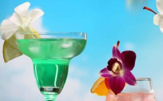 Coctel in beach Cute summer phone wallpaper Best summer background for iphone
