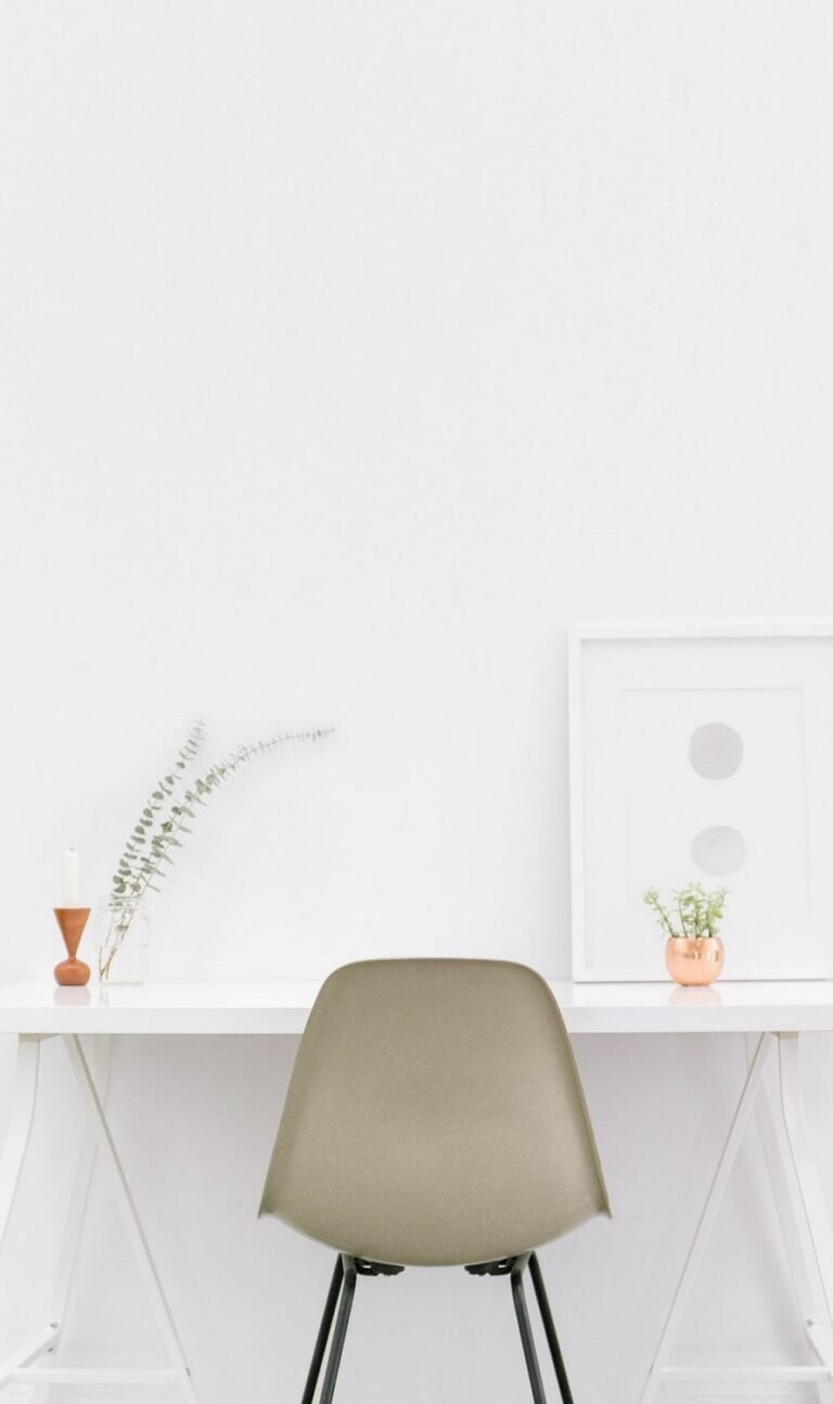 cute minimalist wallpaper for iphone 13 3