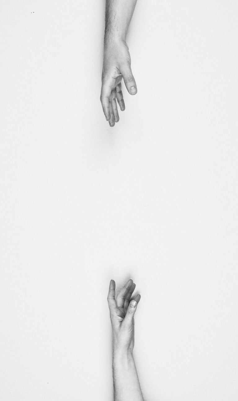 minimalist wallpaper art for iphone 13 1