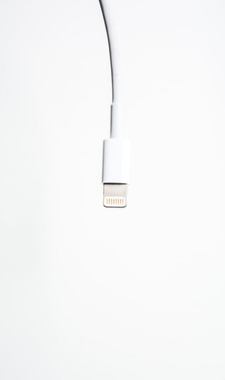 minimalist wallpaper background for iphone 13 1