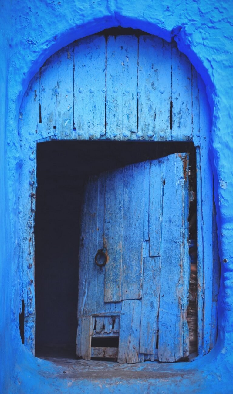 minimalist wallpaper blue for iphone 13 3