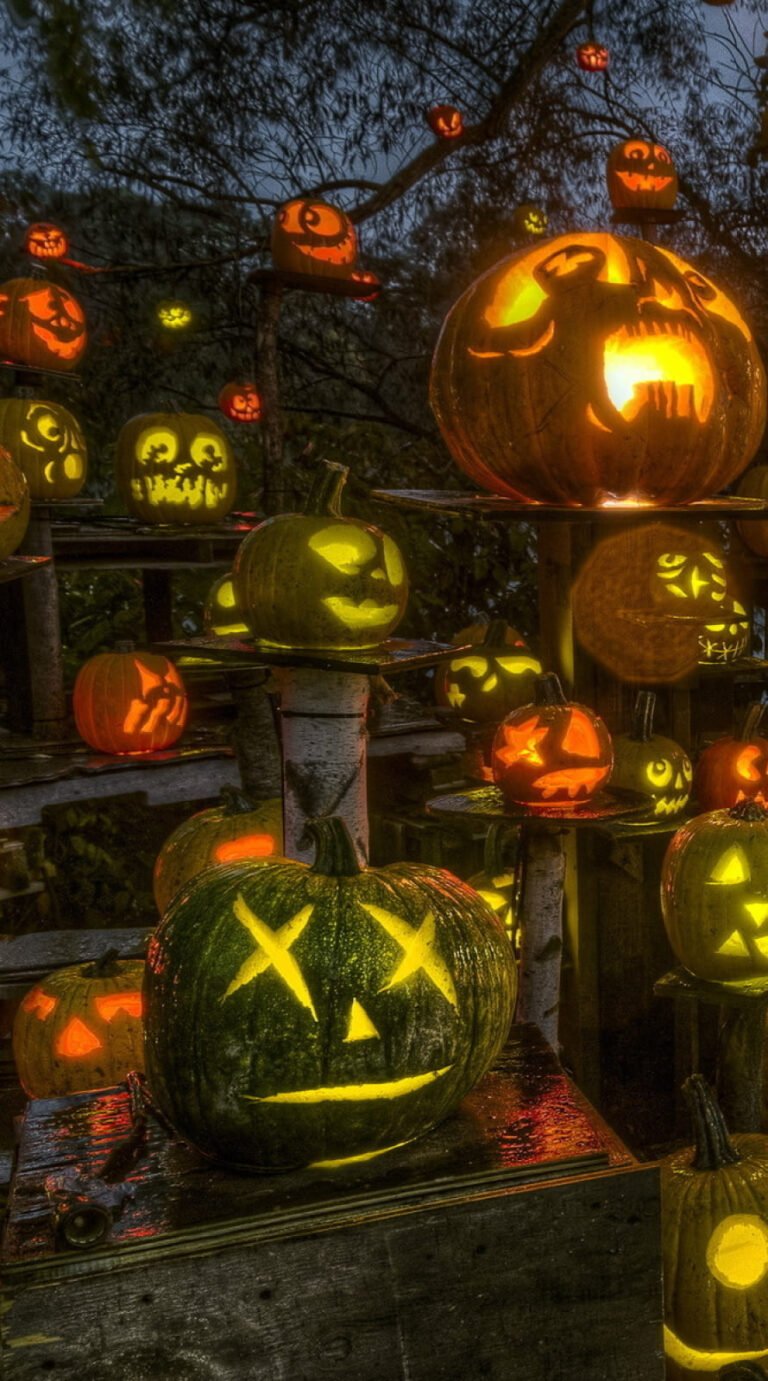 free halloween background for iphone 14 wallpaper 19